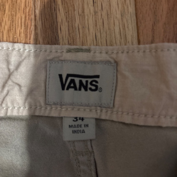 Vans Men’s tan shorts slim fit size 34 - Picture 2 of 3